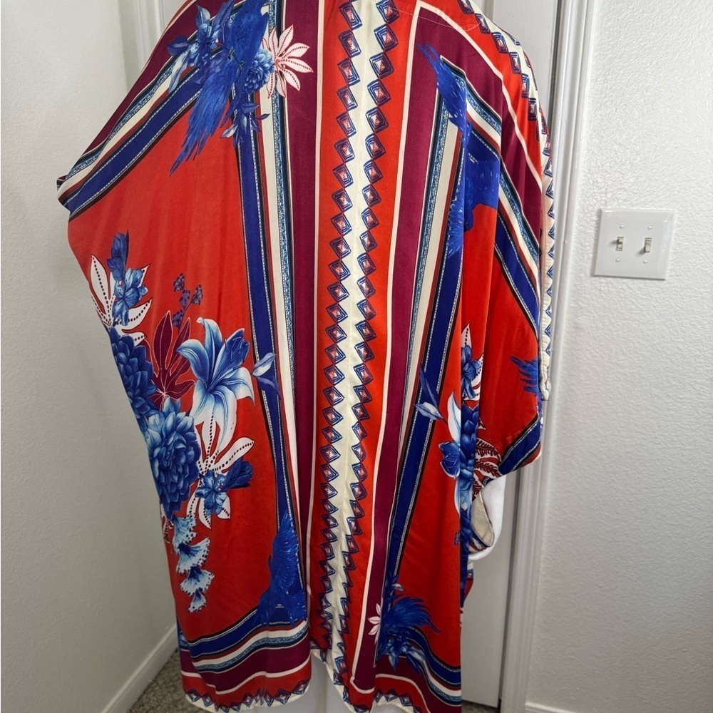 Farm Rio Macaw Red and Blue Geometric  duster  with Flowing Sleeves. - Picture 9 of 14